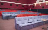 «Победа», кинотеатр в Севастополе. Удобные мягкие диваны с персональными столиками