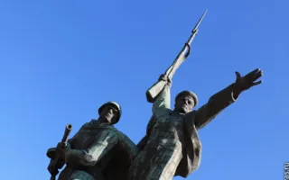 Памятник Солдату и Матросу