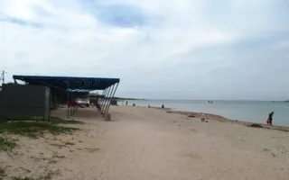 Омега. Благоустроенный городской пляж в Севастополе